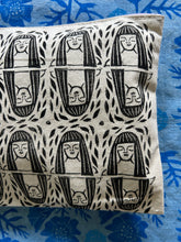 Load image into Gallery viewer, Faces and Leaves — Hand-Printed Zipper Bag
