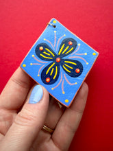 Load image into Gallery viewer, Clay Diamond Ornament #14
