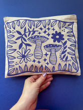 Load image into Gallery viewer, Handpainted Zipper Pouch #7
